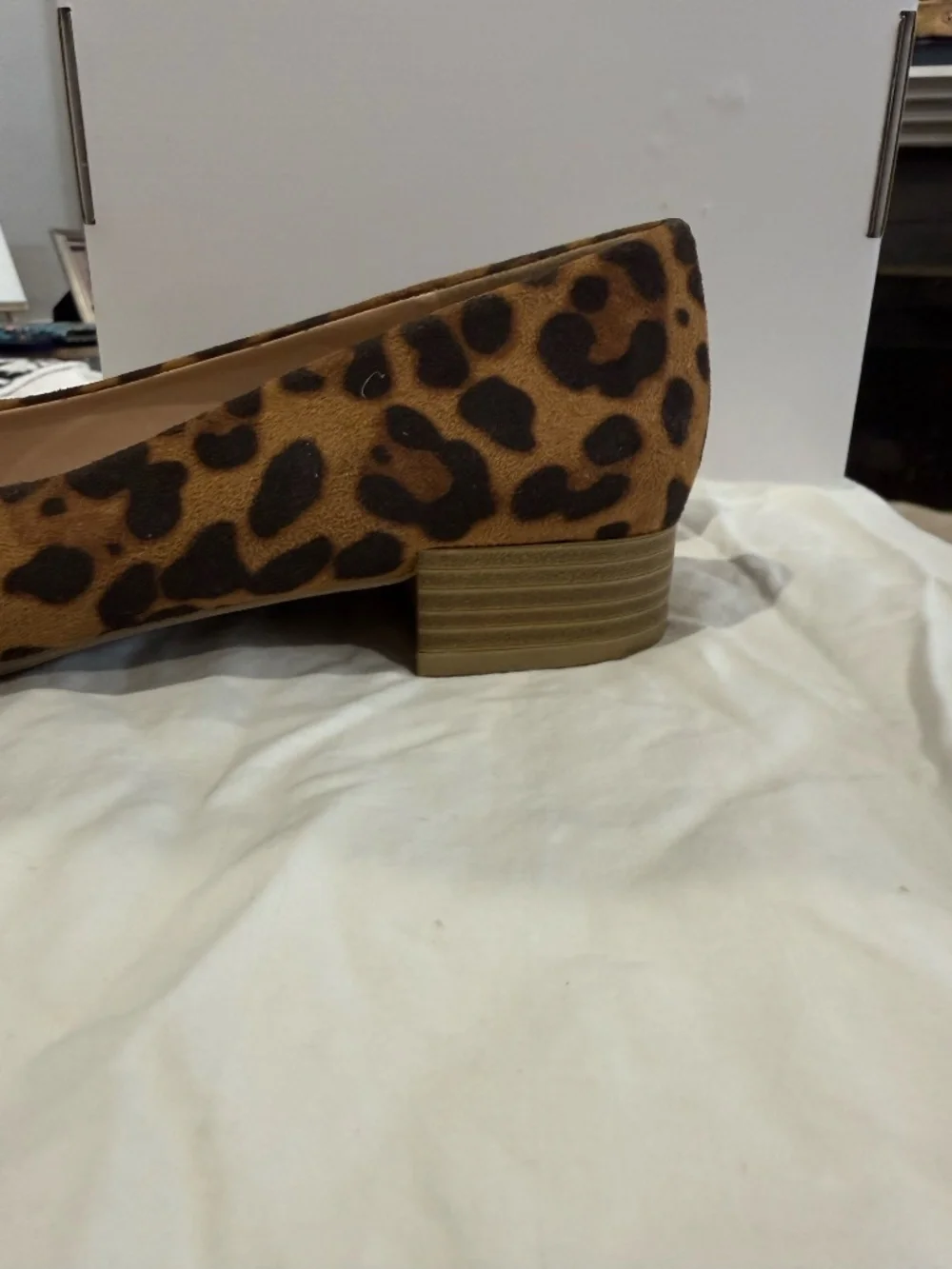 Lulus Alessia Leopard Suede Low Pointed-Toe Heels Size 8.5
